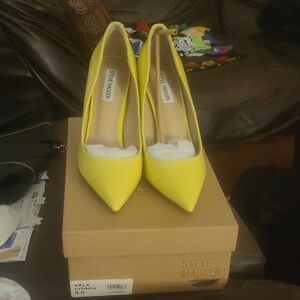 Steve Madden Vivid Citron Heels